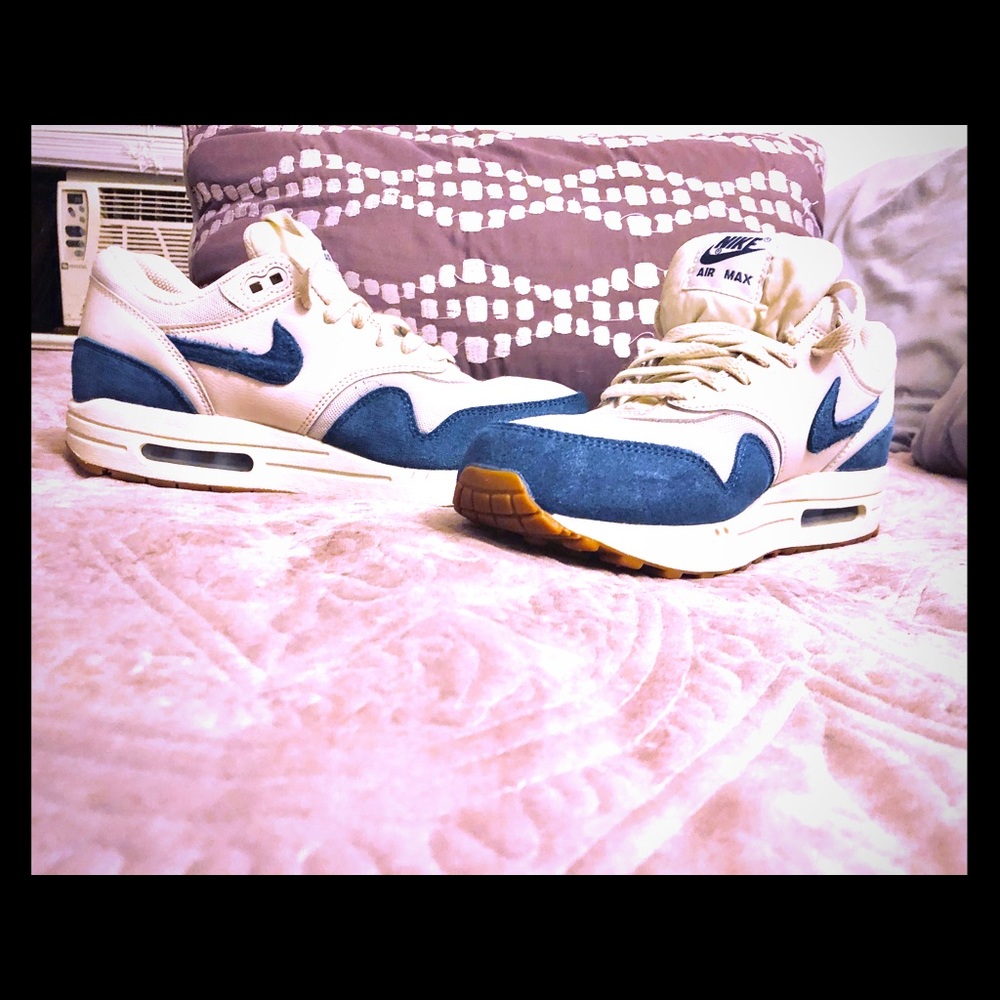 Used Air Max 1’s/ Alpine White and blue